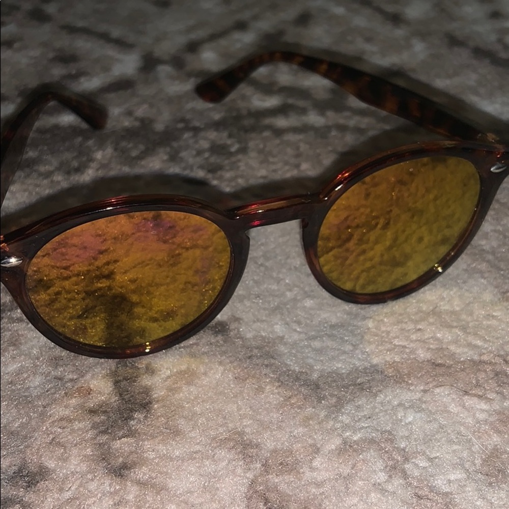 7 SUNGLASSES 😎 - Picture 5 of 8
